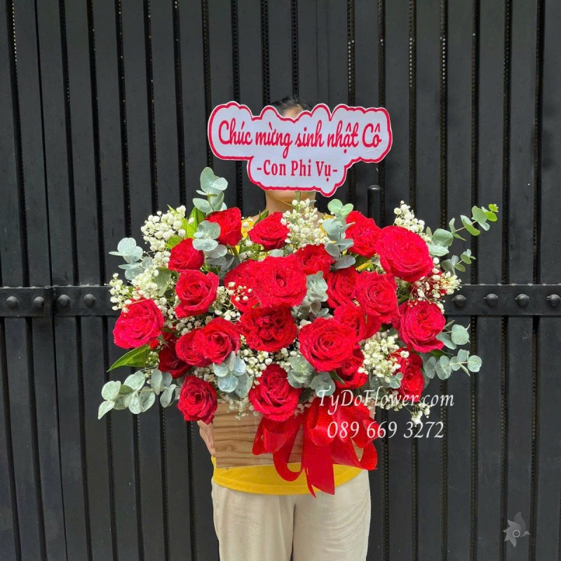 G0625462 GIỎ HOA CHÚC MỪNG SINH NHẬT Thiết kế Hoa Hồng Đỏ Ohara Red Roses