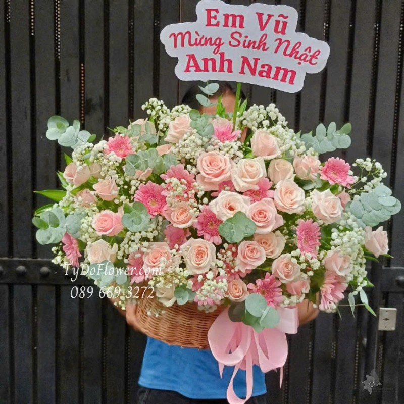 G0625472 GIỎ HOA CHÚC MỪNG SINH NHẬT Thiết kế Hoa Hồng Kem, Đồng Tiền Hồng