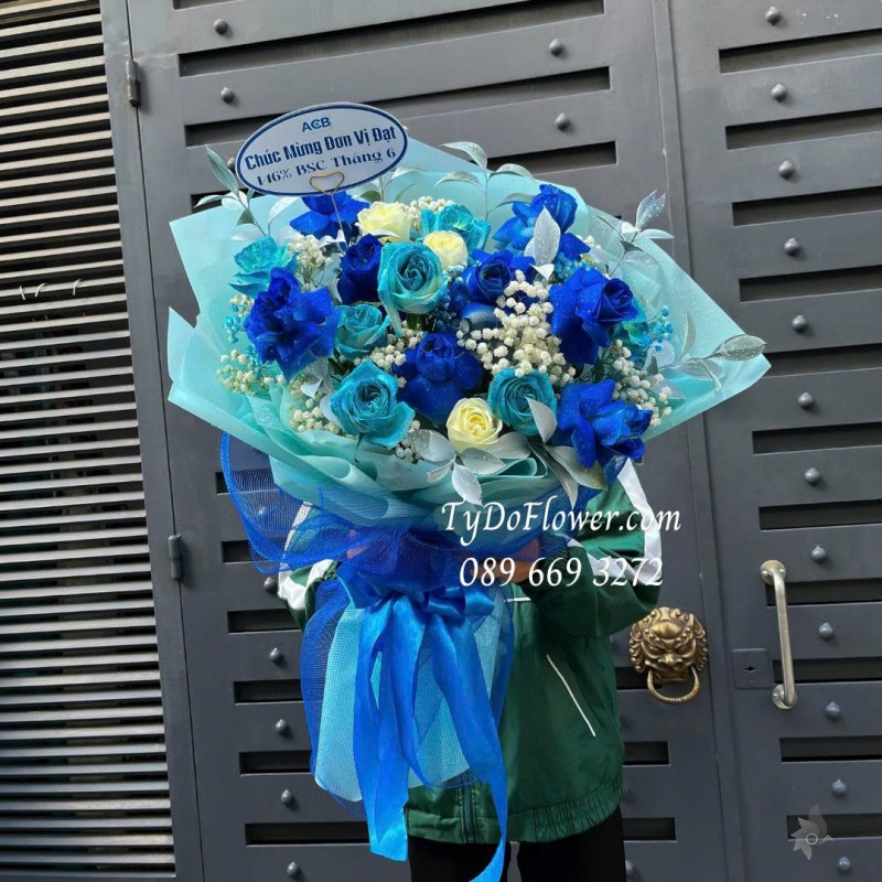 B0725162 BÓ HOA CHÚC MỪNG SINH NHẬT Thiết kế Hoa Hồng Xanh Dương