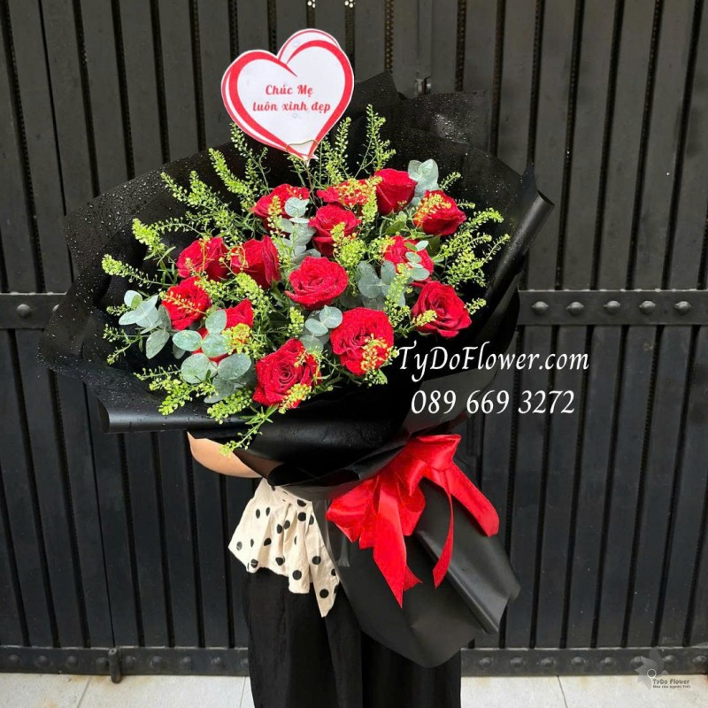 B0725167 BÓ HOA TẶNG MẸ Thiết kế Hoa Hồng Đỏ Ecuador