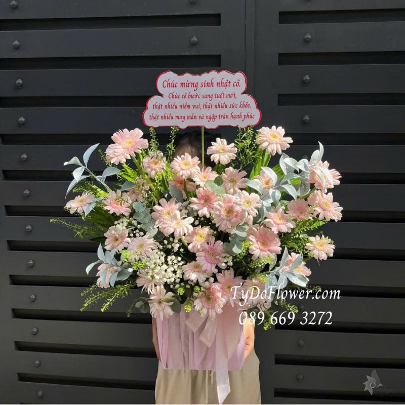 G0725532 GIỎ HOA CHÚC MỪNG SINH NHẬT Thiết kế Đồng Tiền Mini Hồng