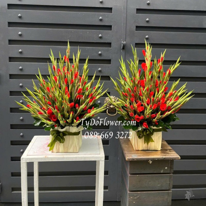 G0725546 MỘT CẶP HOA HUỆ ĐỎ HOA LAY DƠN LAY ƠN Trang trí bàn thờ cúng