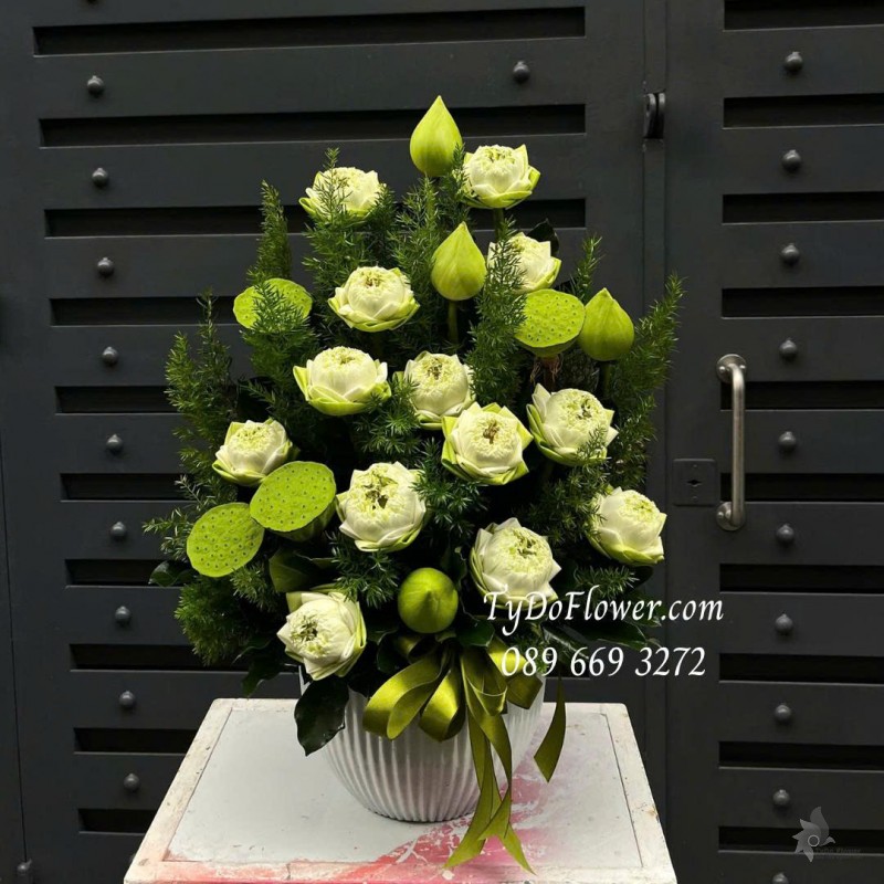 BI0725556 BÌNH HOA SEN TRẮNG