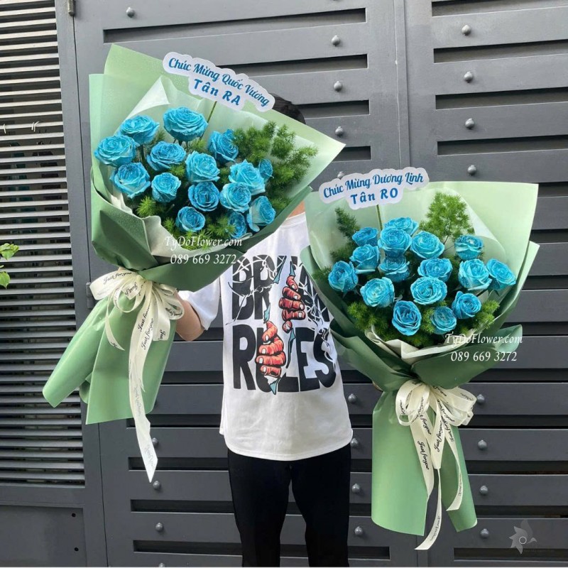 B0825581 ĐẶT TỪ 02 BÓ HOA CHÚC MỪNG Thiết kế Hoa Hồng Xanh Dương