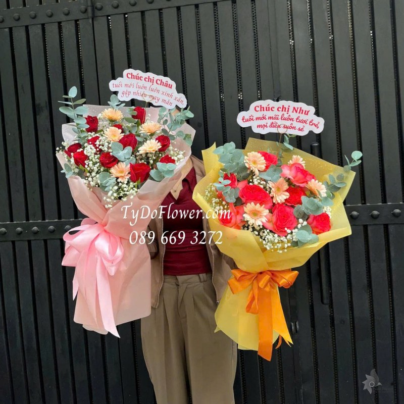 B0825585 BÓ HOA CHÚC MỪNG TUỔI MỚI Thiết kế Hoa Hồng mix Đồng Tiền