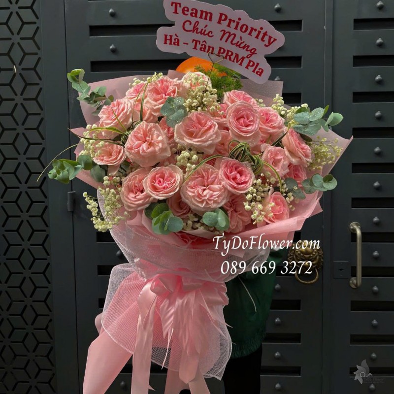 B0825589 BÓ HOA CHÚC MỪNG Thiết kế Hoa Hồng Pink Ohara Rose
