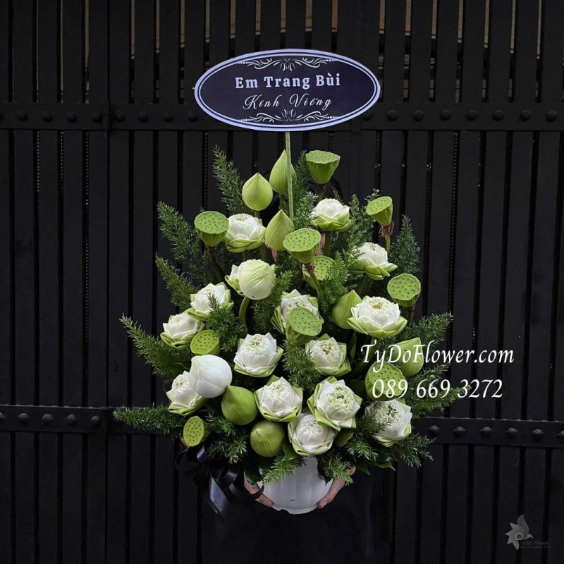 G0825604 GIỎ HOA SEN TRẮNG Hoa Kính Viếng