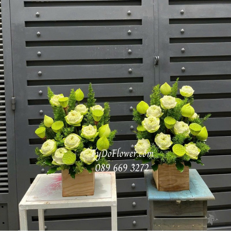 G0825626 MỘT CẶP HOA SEN TRẮNG trang trí bàn thờ gia tiên, thần tài thổ địa