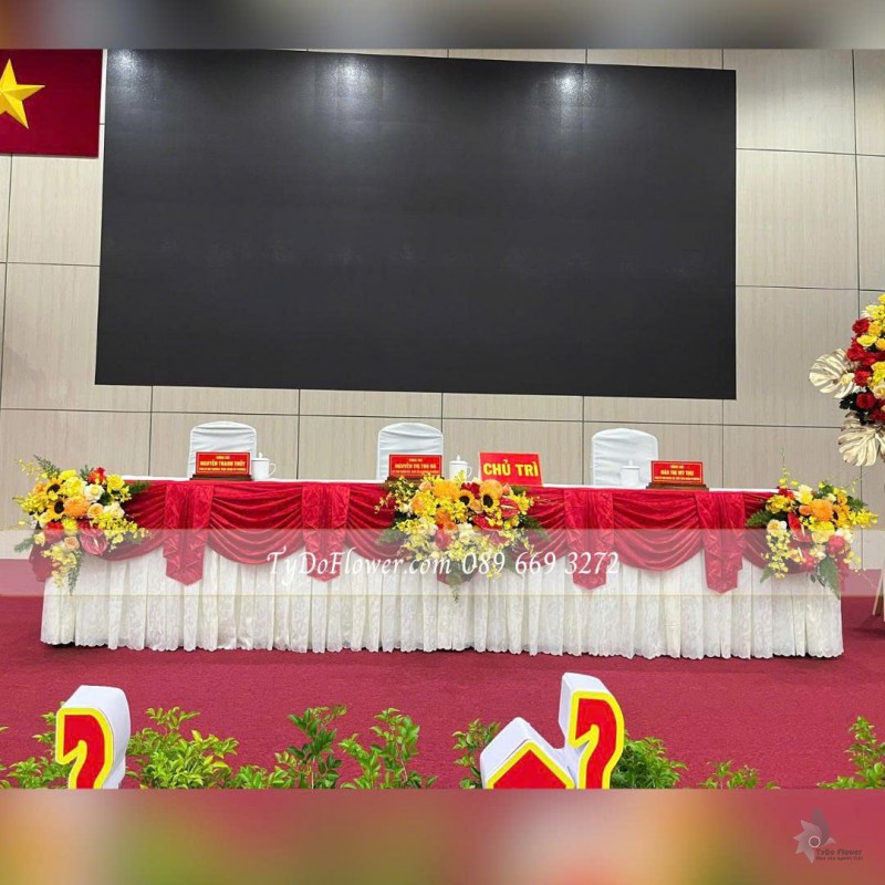  L0825644 ĐẶT TỪ 02 BÁT HOA BÀN CHỦ TRÌ