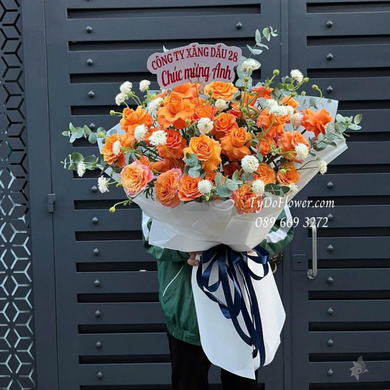 B0825659 BÓ HOA CHÚC MỪNG thiết kế Hoa Hồng Cam Quốc Vương, Hoa Thúy Châu
