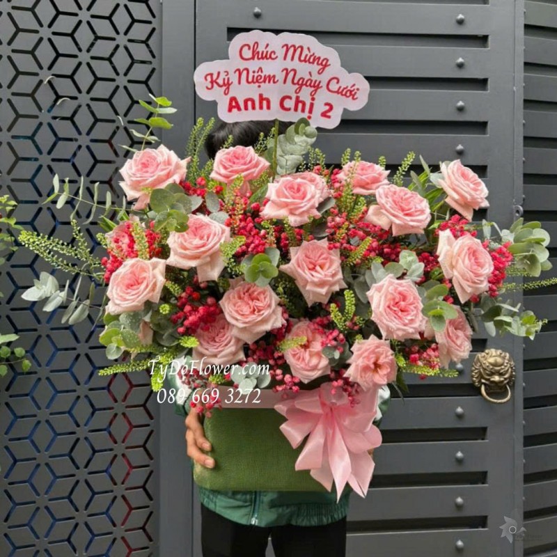 G0925672 GIỎ HOA CHÚC MỪNG KỶ NIỆM NGÀY CƯỚI Thiết kế hoa hồng Pink Ohara