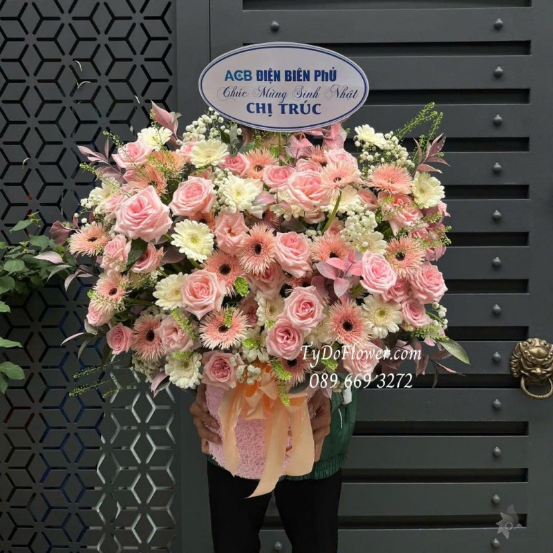 G0925685 GIỎ HOA CHÚC MỪNG SINH NHẬT Thiết kế hoa hồng Pink Ohara, đồng tiền tua, đồng tiền mini