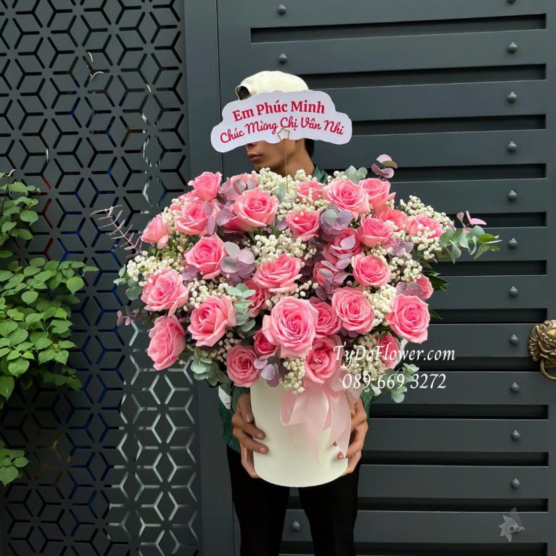 G0925686 GIỎ HOA CHÚC MỪNG Thiết kế hoa hồng Pink Ohara, Baby trắng