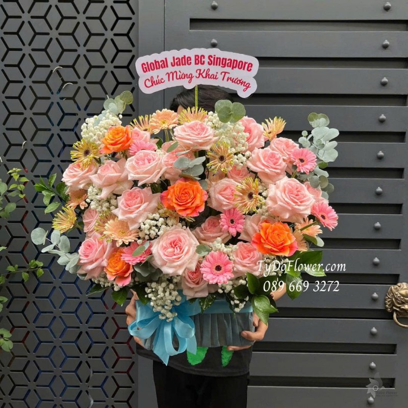 G0925693 GIỎ HOA CHÚC MỪNG KHAI TRƯƠNG Thiết kế hoa hồng Pink Ohara, cam Spirit, đồng tiền mini