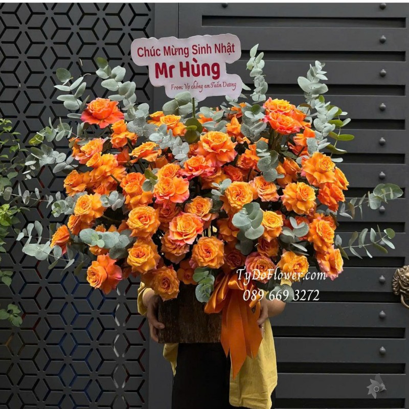 G0925704 GIỎ HOA CHÚC MỪNG SINH NHẬT Thiết kế hoa hồng cam Spirit