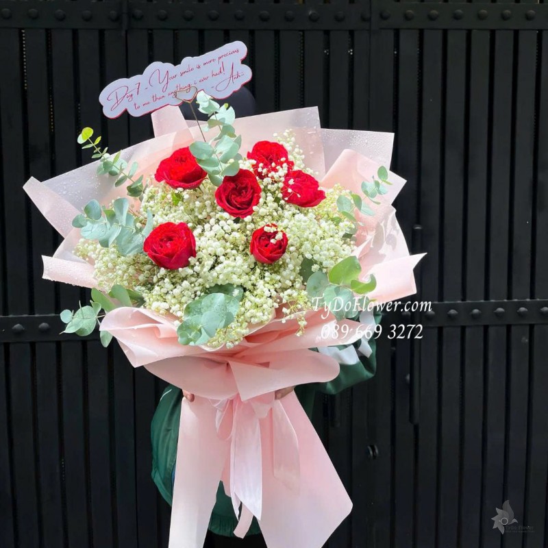 B0925709 BÓ HOA TÌNH YÊU Thiết kế hoa hồng đỏ Red Ohara, Baby trắng