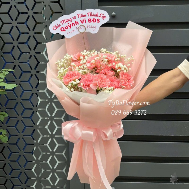 B0925712 BÓ HOA CHÚC MỪNG Thiết kế hoa phăng hồng