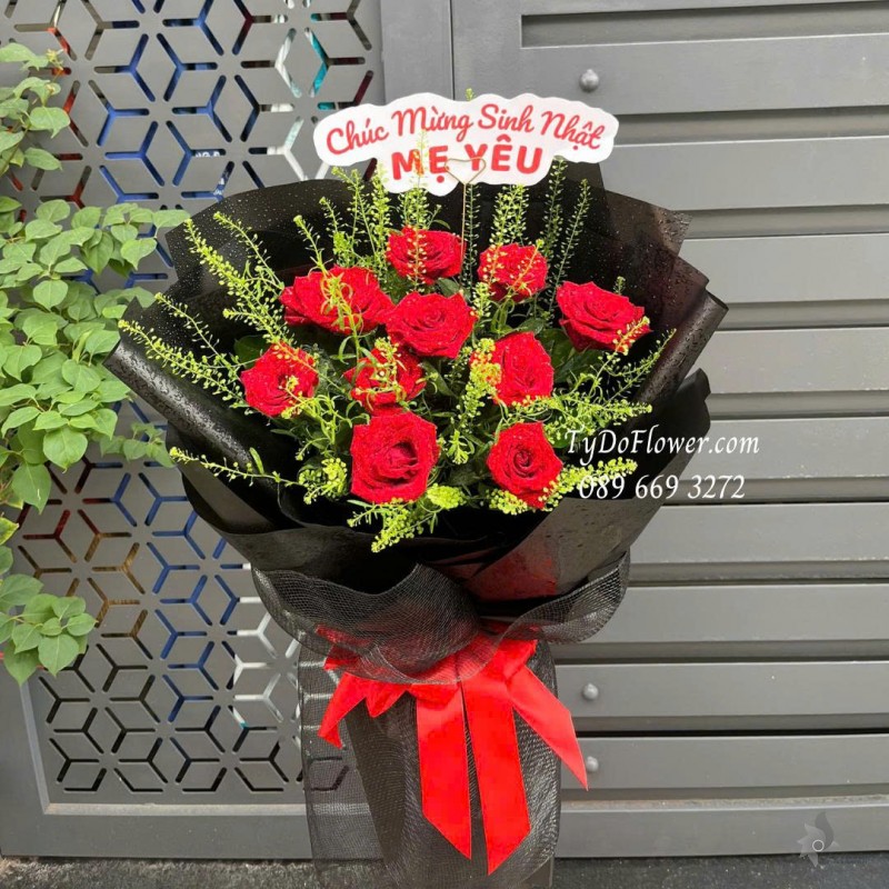 B0925718 BÓ HOA CHÚC MỪNG SINH NHẬT MẸ Thiết kế hoa hồng đỏ Ecuador