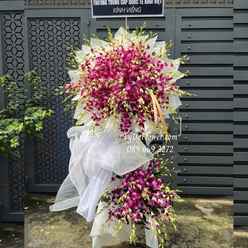 KCB0925733 KỆ HOA TANG LỄ VÒNG HOA CHIA BUỒN Hoa Kính Viếng Thiết kế 02 tầng, hoa lan tím