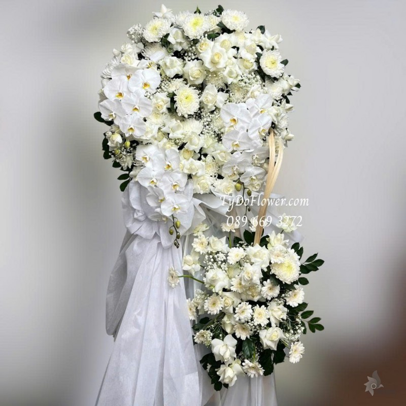 KCB0925752 KỆ HOA TANG LỄ VÒNG HOA CHIA BUỒN Hoa Kính Viếng Thiết kế 02 tầng, hoa hồng, lan hồ điệp, mõm sói, cúc, baby trắng