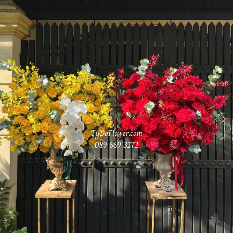 BI0825774 BÌNH HOA CHÚC MỪNG CAO CẤP Thiết kế gam màu đỏ vàng rực rỡ
