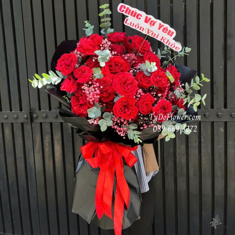 B0925777 BÓ HOA TẶNG VỢ Thiết kế hoa hồng đỏ Red Ohara