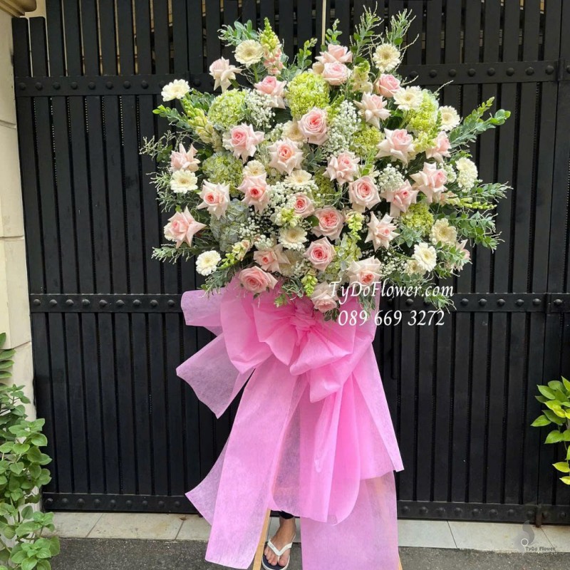 KCM1025788 KỆ HOA CHÚC MỪNG Thiết kế hoa hồng Pink Ohara, cẩm tú cầu, mõm sói song hỷ