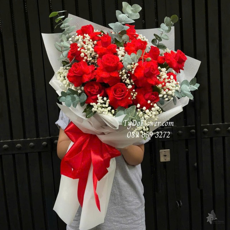 B1025808 BÓ HOA CHÚC MỪNG Thiết kế hoa hồng đỏ Ecuador