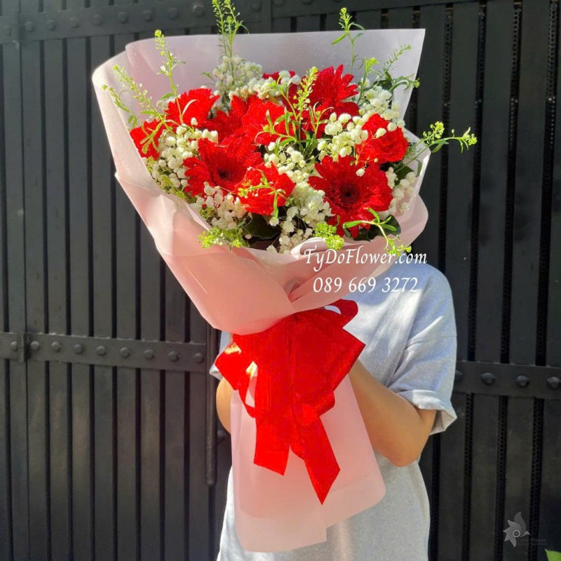 B1025809 BÓ HOA CHÚC MỪNG Thiết kế hoa hồng đỏ, đồng tiền đỏ