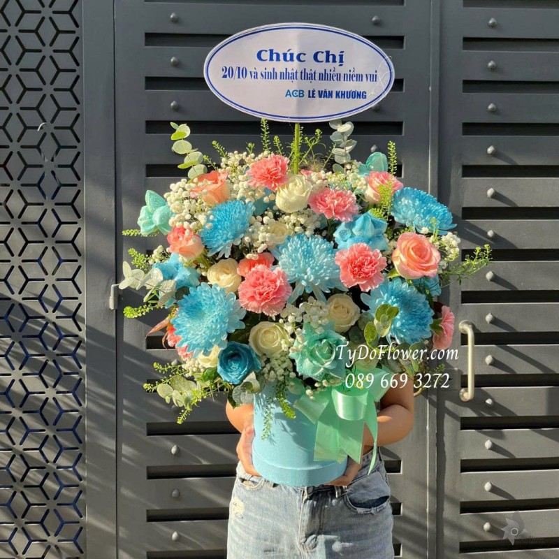 G1025811 GIỎ HOA CHÚC MỪNG Thiết kế gam màu Pastel trắng hồng xanh dương