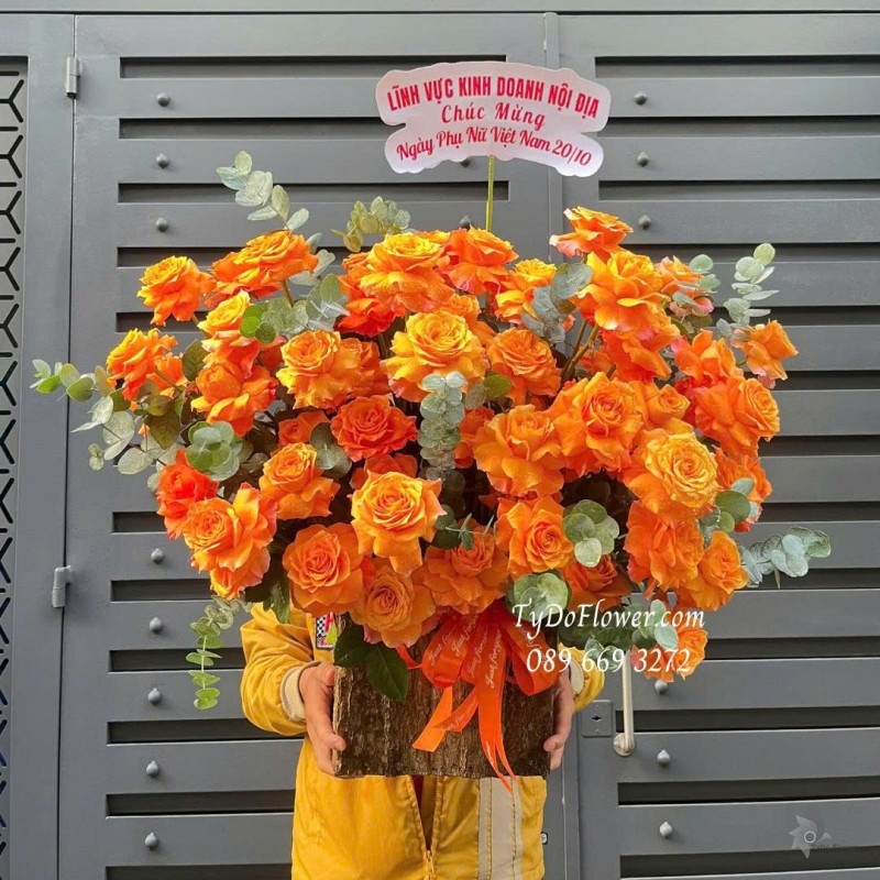 G1025819 GIỎ HOA CHÚC MỪNG Thiết kế hoa hồng Cam Spirit