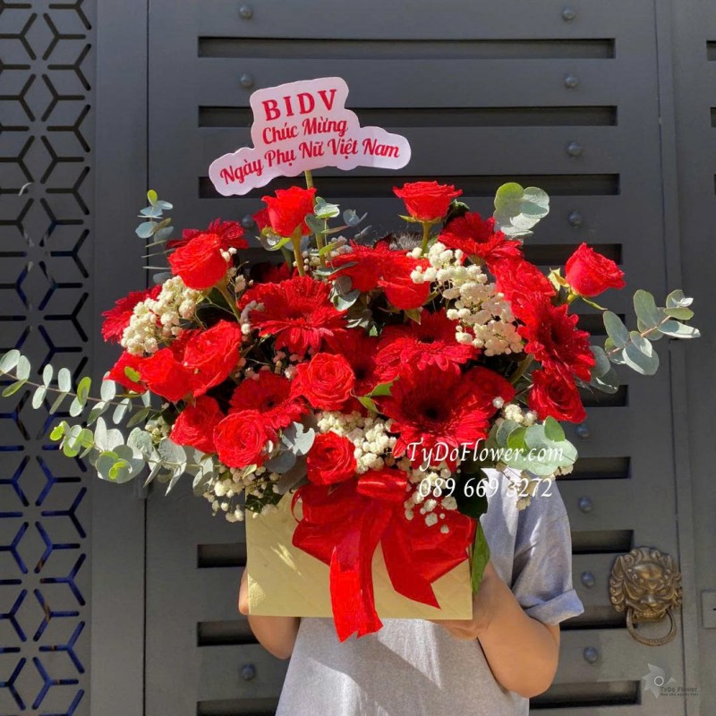 G1025826 GIỎ HOA CHÚC MỪNG Thiết kế hoa hồng, đồng tiền