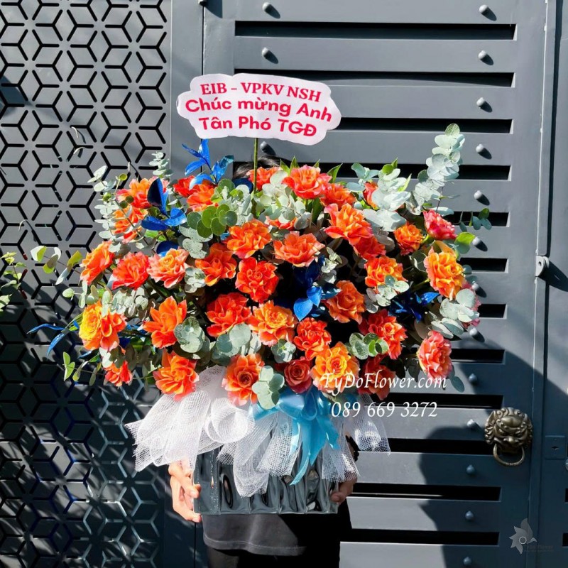 G1025831 GIỎ HOA CHÚC MỪNG GIÁM ĐỐC Thiết kế hoa hồng cam Spirit