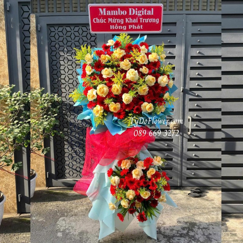 KCM1025843 KỆ HOA CHÚC MỪNG KHAI TRƯƠNG HỒNG PHÁT Thiết kế hoa hồng vàng Victor, đồng tiền đỏ trên nền giấy mỹ thuật cao cấp