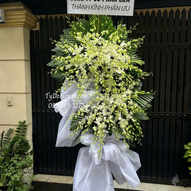 KCB1025851 KỆ HOA TANG LỄ VÒNG HOA CHIA BUỒN Hoa Thành Kính Phân Ưu Thiết kế hoa lan thái trắng