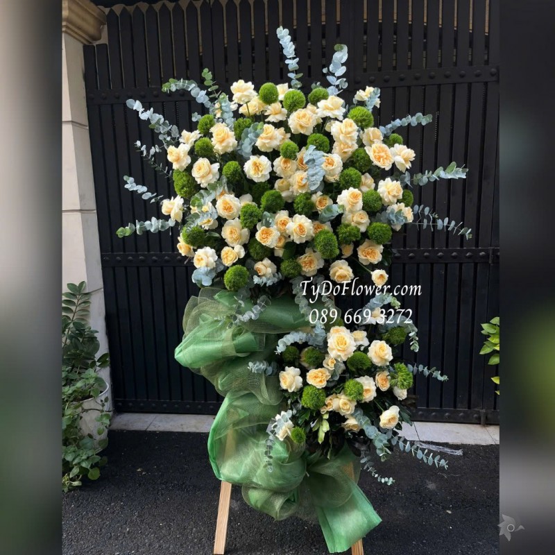 KCM1025855 KỆ HOA CHÚC MỪNG Thiết kế hoa hồng vàng Victor, Wicky