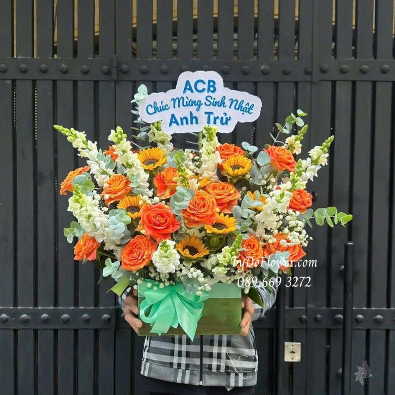G1125894 GIỎ HOA CHÚC MỪNG SINH NHẬT Thiết kế hoa hồng Cam Spirit, hướng dương, mõm sói
