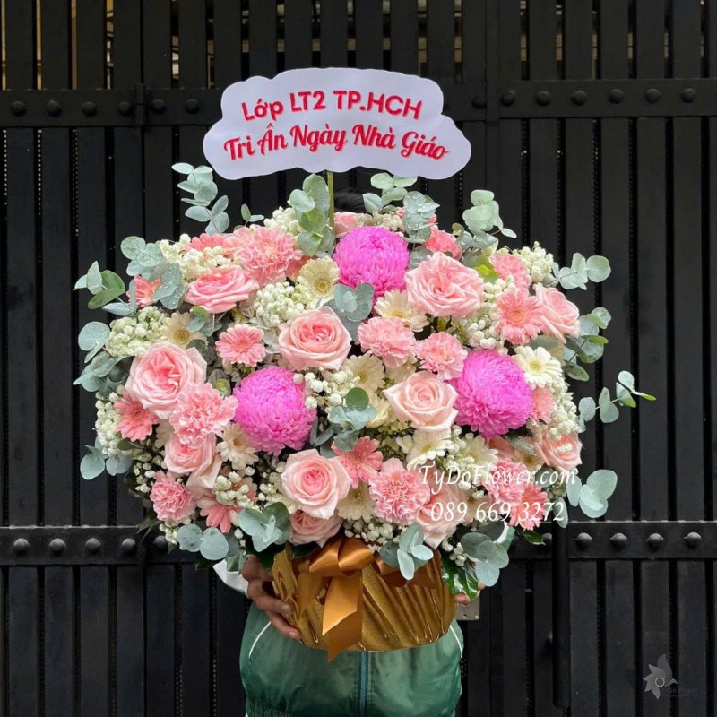 G1125904 GIỎ HOA TRI ÂN NGÀY NHÀ GIÁO Thiết kế Hoa Hồng Pink Ohara Rose, Cúc Mẫu Đơn hồng, Đồng Tiền Mini trắng