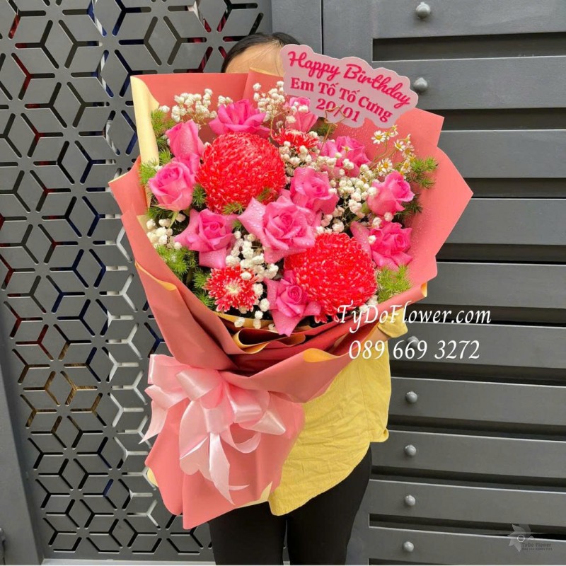 B0126043 BÓ HOA CHÚC MỪNG SINH NHẬT Thiết kế hoa hồng sen, cúc mẫu đơn đỏ