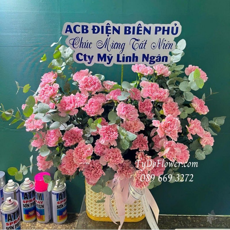 G0126067 GIỎ HOA CHÚC MỪNG TẤT NIÊN Thiết kế hoa phăng hồng