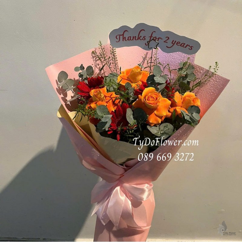 B0226086 BÓ HOA CHÚC MỪNG KỶ NIỆM Thiết kế Hoa Hồng Cam Party