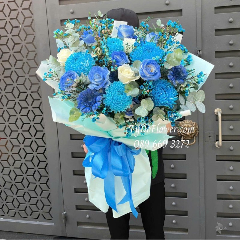 B0226091 BÓ HOA MÀU XANH DƯƠNG Thiết kế hoa hồng, cúc, đồng tiền mini