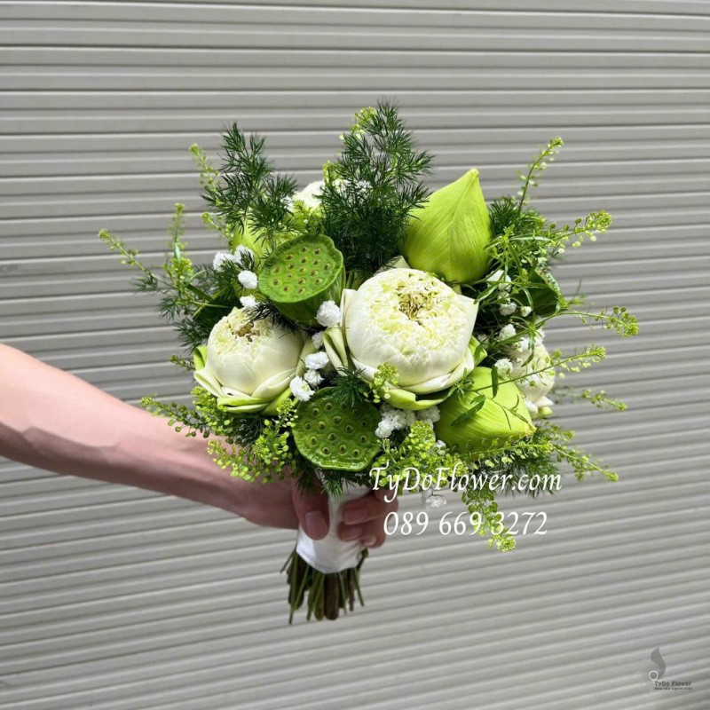 B0226122 HOA CƯỚI BÓ HOA SEN TRẮNG Hoa cầm tay cô dâu