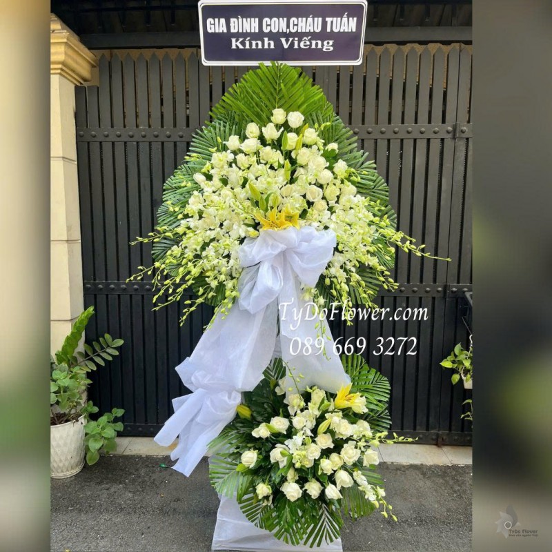 KCB0226123 KỆ HOA TANG LỄ VÒNG HOA CHIA BUỒN Kính Viếng Thiết kế 02 tầng hoa hồng, hoa lan, hoa ly