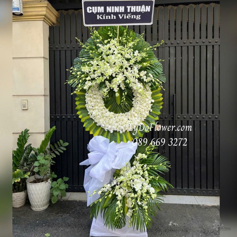 KCB0226126 KỆ HOA TANG LỄ VÒNG HOA CHIA BUỒN Kính Viếng Thiết kế 02 tầng hoa lan trắng