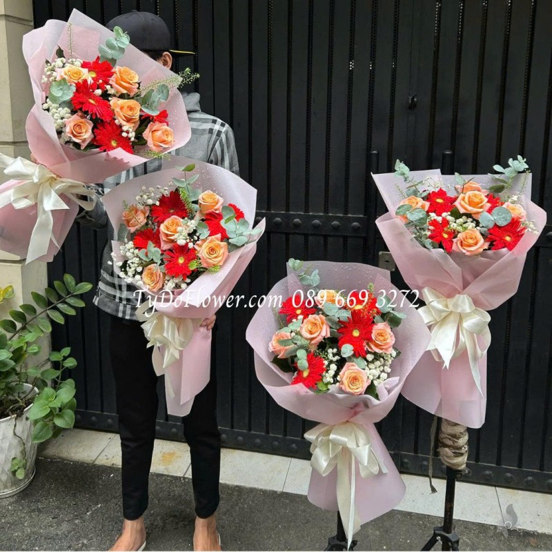 B0226199 ĐẶT TỪ 04 BÓ HOA CHÚC MỪNG thiết kế hoa hồng cam, đồng tiền đỏ